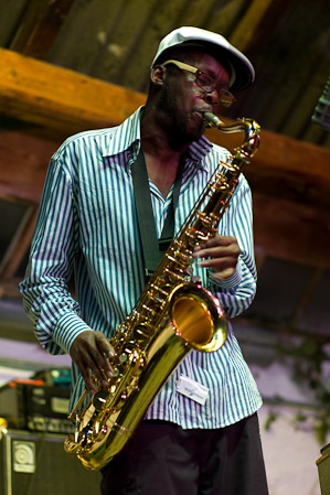 L1051538